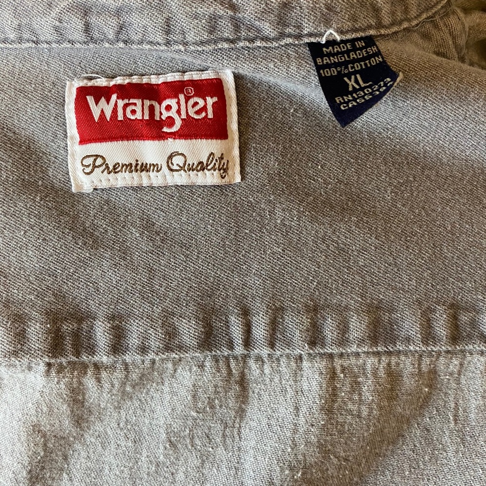 Gray Wrangler Button Down Shirt - image 5